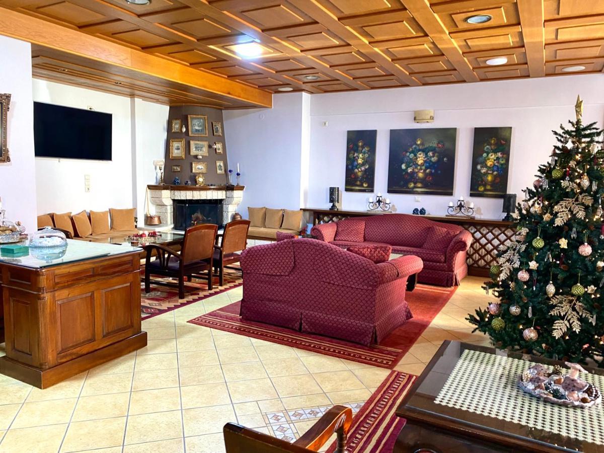 Marianna'S Home Accommodation Karpenisi Buitenkant foto